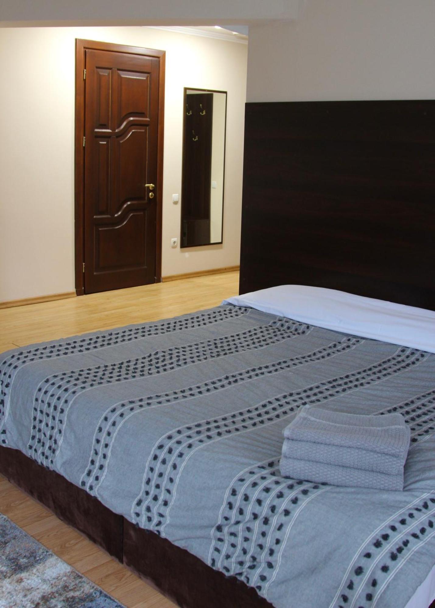 Hotel Опал Stryj Esterno foto